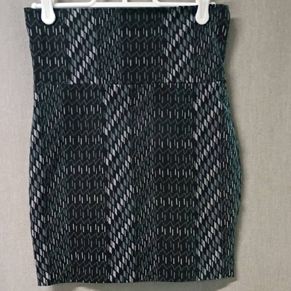 Xxis Forever 21 Size S/P Mini Skirt Black & Gray Patterned Made In USA